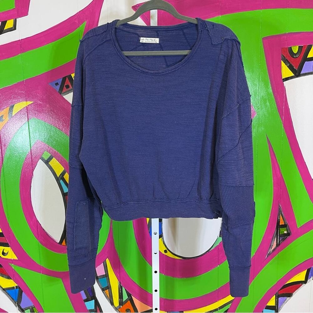 We The Free, Cropped Crewneck Sweatshirt. Size Large. Excellent condition!